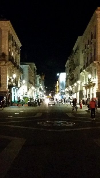 (32) Catania by night 